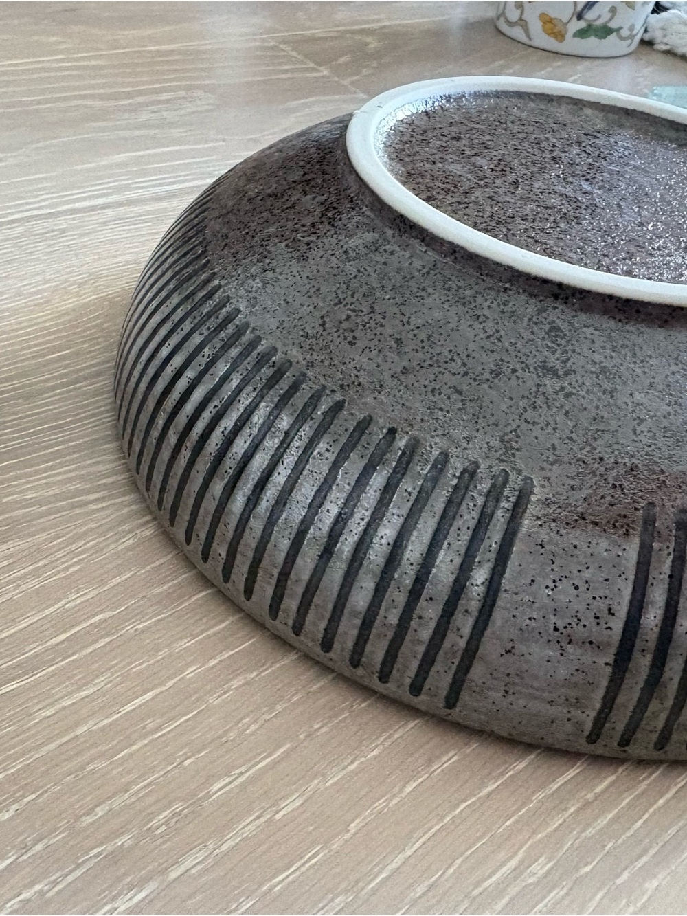 Japanese Stoneware Ceramic Wide Shallow Bowl Set - Picture 14 of 15